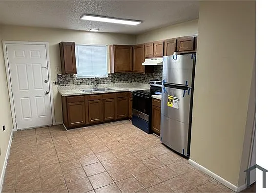 2 bed, 900 sqft, $1,350 — Photo 3
