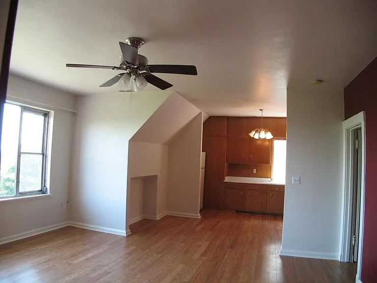 914 W Moss Ave #F — Photo 4