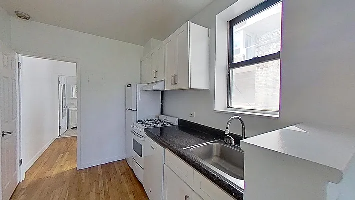 Rented by Bond New York | media 14