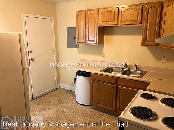 2nd image of 1628 N Chestnut St #202