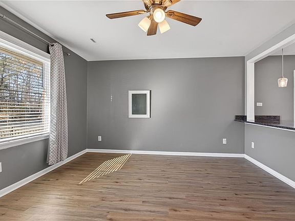 5th image of 304 Woodland Rd