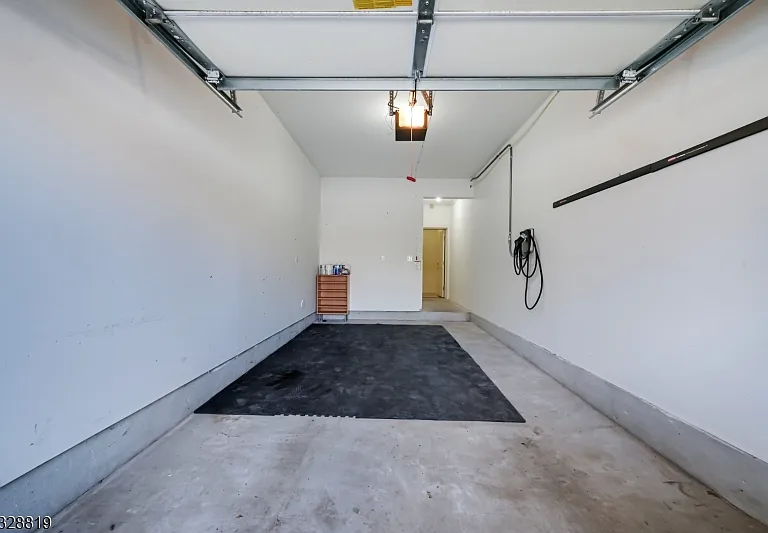103 Crown Ct — Photo 27