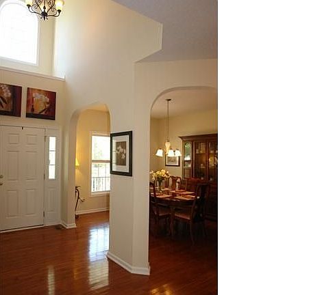 2 story foyer