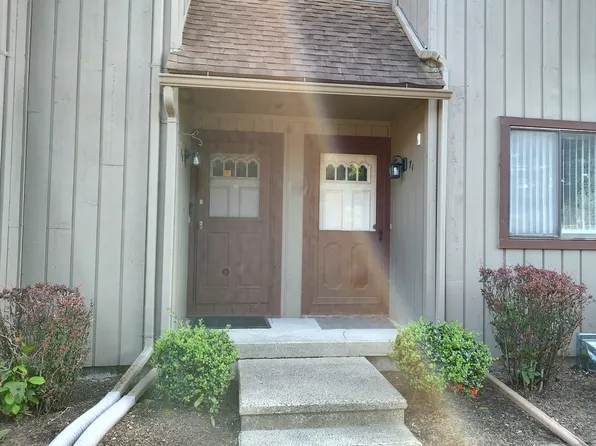 71 Orangewood West #71, Derby, CT 06418