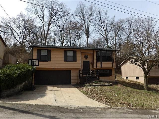 1st image of 861 Country Haven Dr