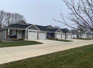 108 Eastown Dr, Wapakoneta, OH 45895