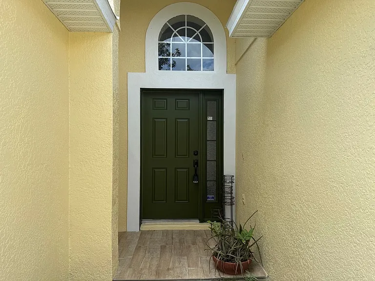 1221 Singleton Cir — Photo 2