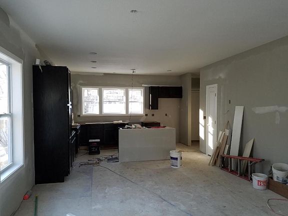 3rd image of 3955 Emerson Ave N