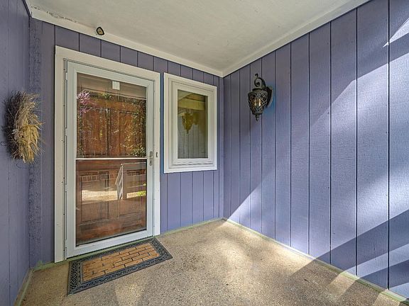 5th image of 4580 Jenkinson Cir