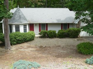 569 Eagle Dr, East Stroudsburg, PA 18302