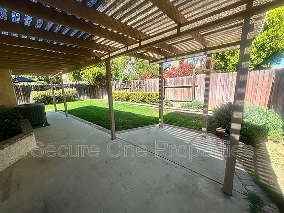 3rd image of 2324 Hampton Ave