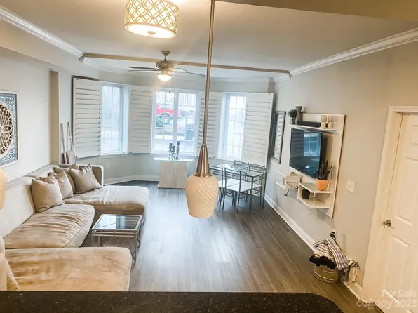 300 W 5th St APT 115, Charlotte, NC 28202