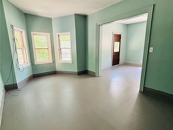 4th image of 238 Benzinger St