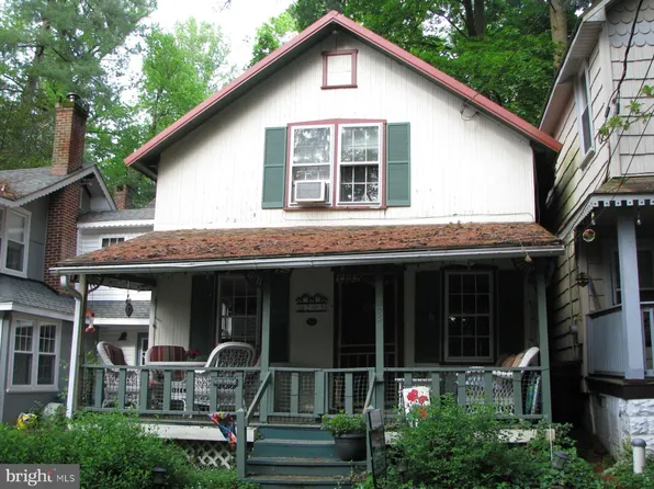 203 6th St, Mount Gretna, PA 17064