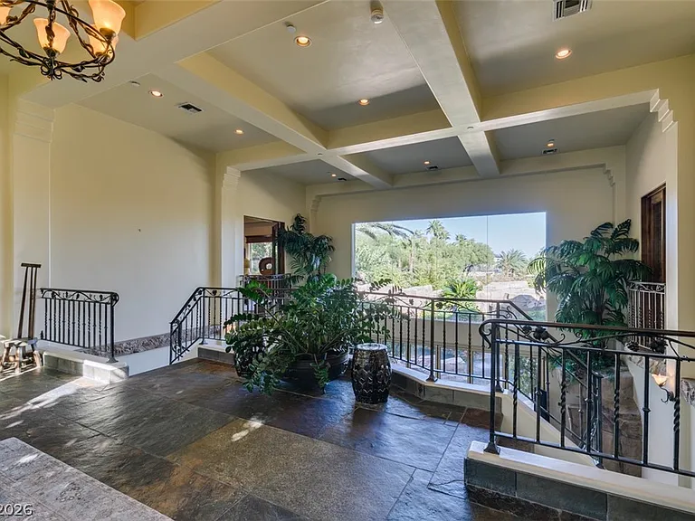 549 Regents Gate Dr — Photo 7