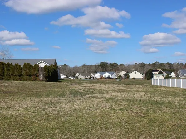 202 Captains Corridor, Greenbackville, VA 23356