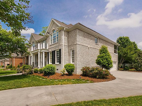 3rd image of 5000 Bodie Ln