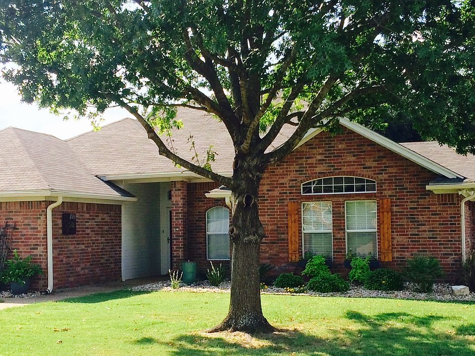 1st image of 801 Eagles Nest Dr