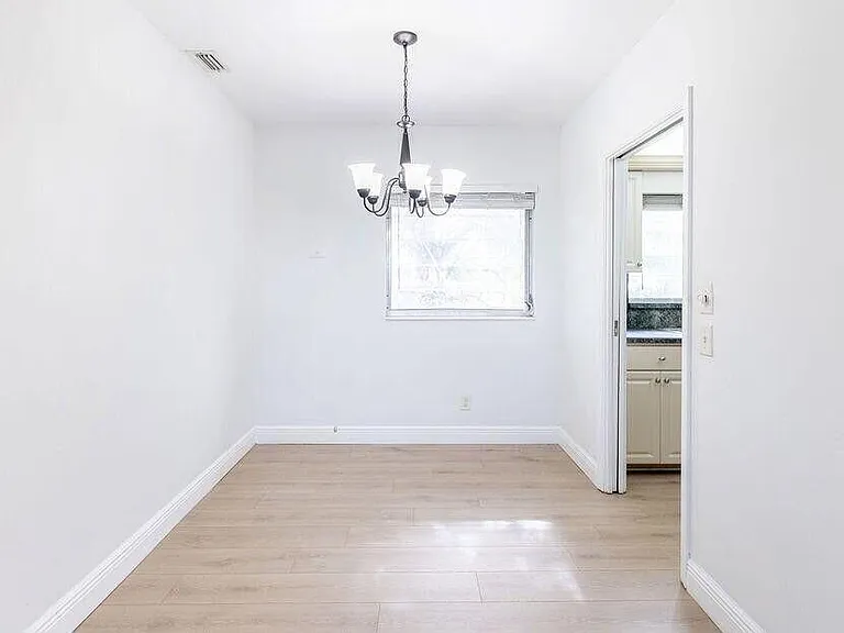 426 NE 7th Ave #2B — Photo 7