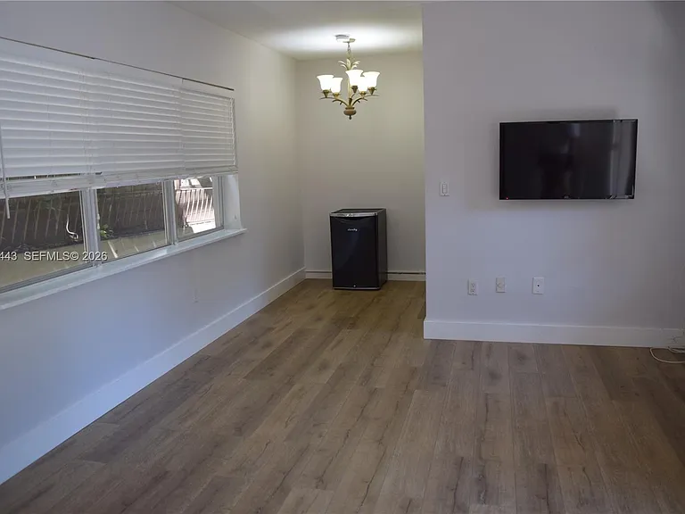 125 Edgewater Dr #7 — Photo 3