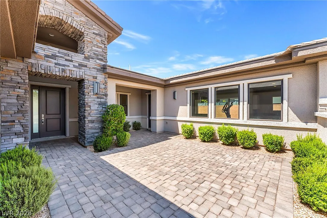 4 bed, 3.5 bath, 4285 sqft, $5,500 — Photo 4