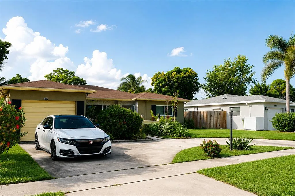4 bed, 2.0 bath, 1785 sqft, $4,100 — Photo 4