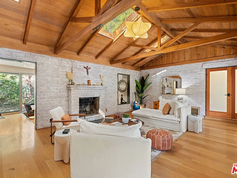 1853 Nichols Canyon Rd — Photo 7