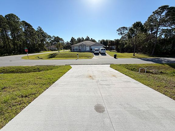 5th image of 2810 Felda Ave SE