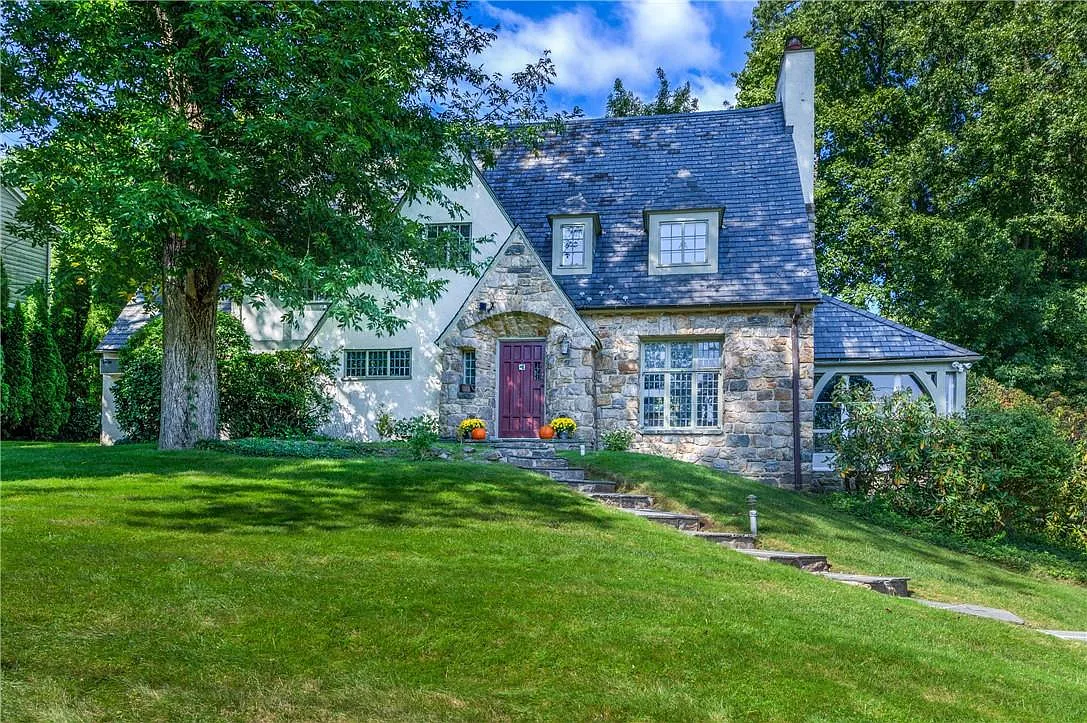 323 Lyncroft Road photo 1