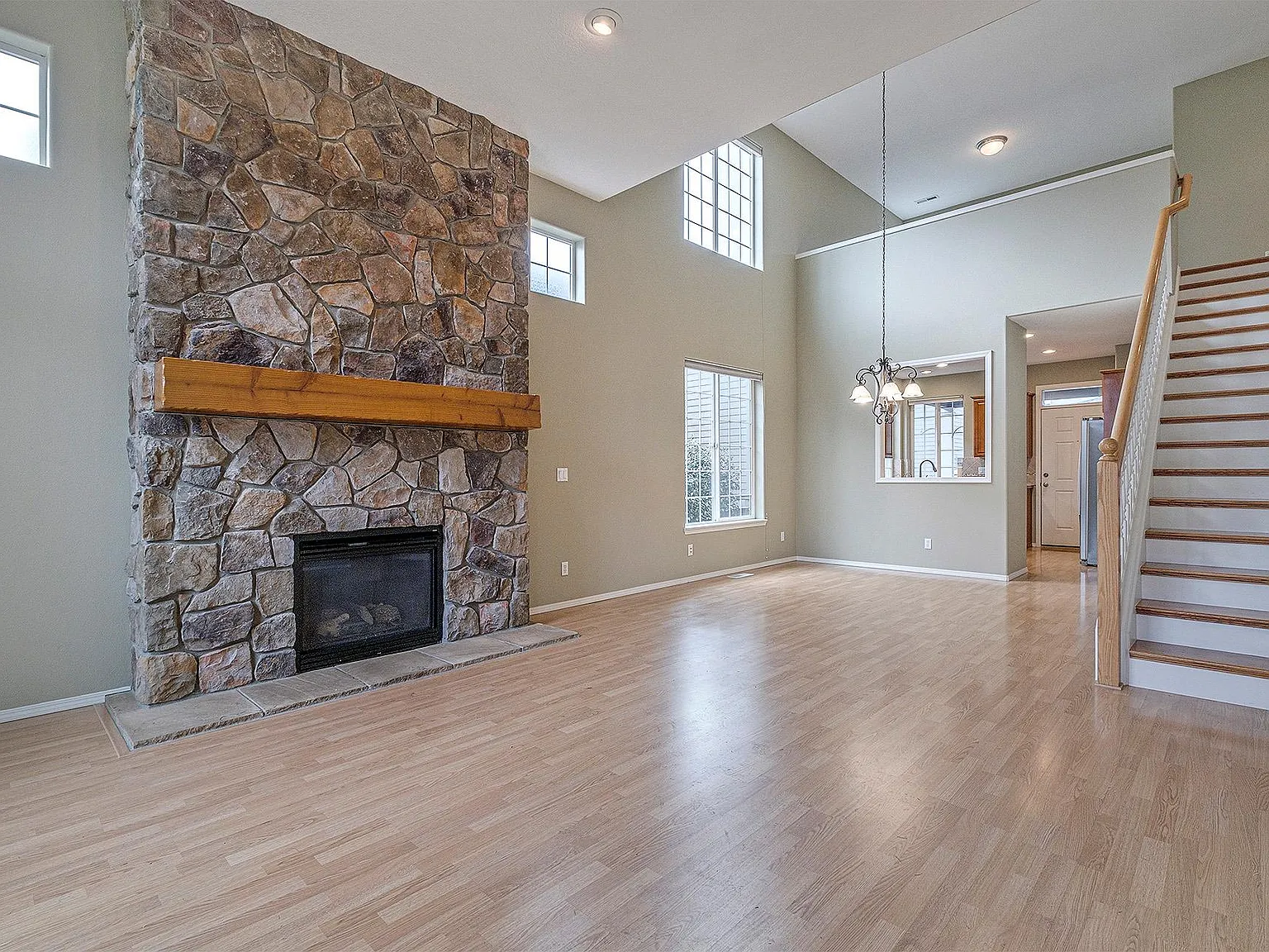 3 bed, 2.5 bath, 1884 sqft, $2,795 — Photo 4