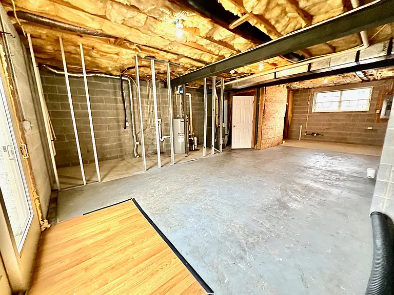 1290 Wanda Dr - Unfinished Basement 1