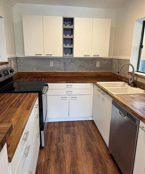 520 NE 58th St #B — Photo 2