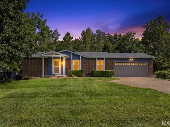 253 Treasure Cv, Ballwin, MO 63021