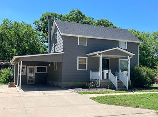 215 N 4th St, Marion, KS 66861