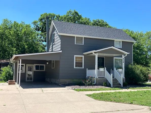 215 N 4th St, Marion, KS 66861