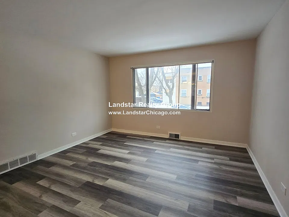 2308 W Summerdale Ave #1