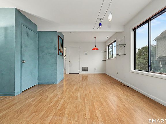 2nd image of 42 Glenwoodvenue #A