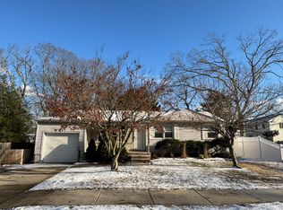 714 6th St, Somers Point, NJ 08244