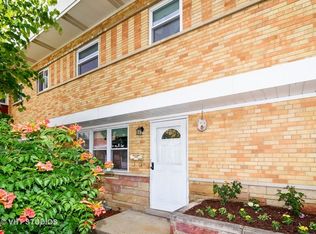 160 E Northwest Hwy APT F, Des Plaines, IL 60016