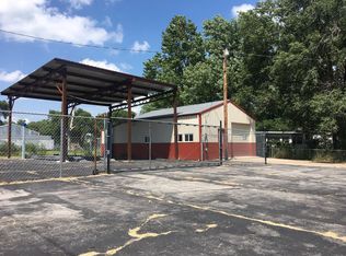 901 N Washington St, Diamond, MO 64840