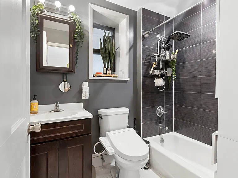 445 Rogers Ave #1LR — Photo 6