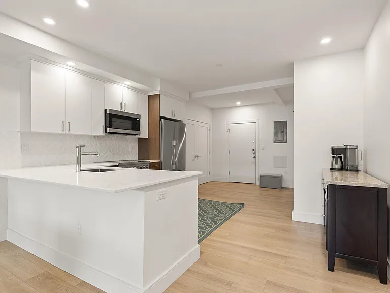 1950 Washington St #2G — Photo 8