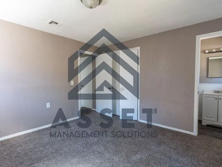 4913 Creekwood Ter — Photo 17