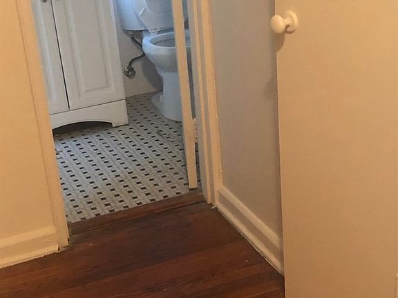 4th image of 165 Vroom St APT 3B