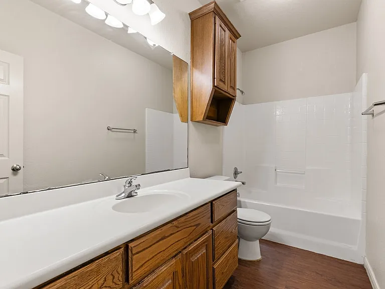 2100 Breezy Dr — Photo 8