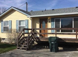 335 E Catherine Ave APT A, Hermiston, OR 97838