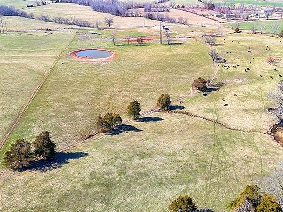 4th image of 2073 Old Fredericktown Rd