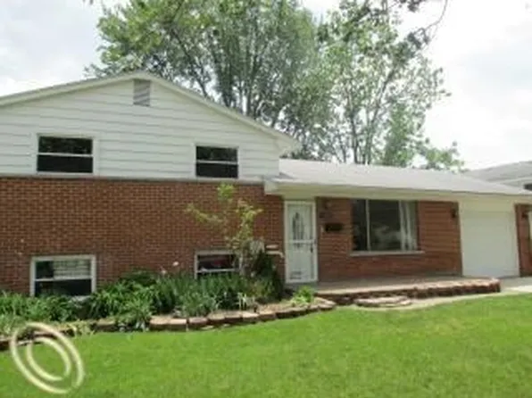 19 Meadle St, Mount Clemens, MI 48043