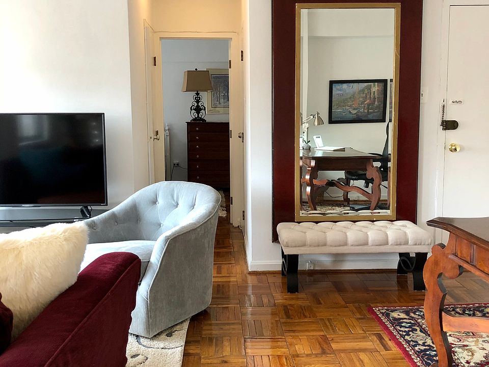 Staged 770 sq ft One Bedroom Apt.