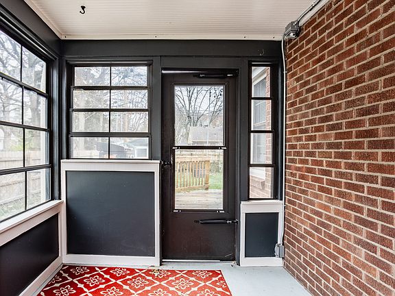 5th image of 5525 Rosslyn Ave